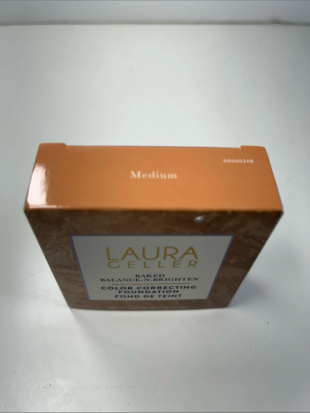Laura Geller Baked Balance-N-Brighten Foundation – Medium
